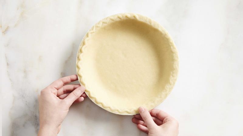 Comment réaliser une croûte à tarte décorée à la fourchette Étape 2