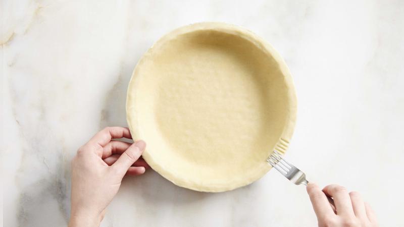 Comment réaliser une croûte à tarte décorée à la fourchette Étape 3