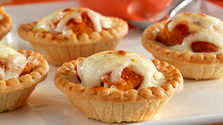 Buffalo Chicken Wing Tarts